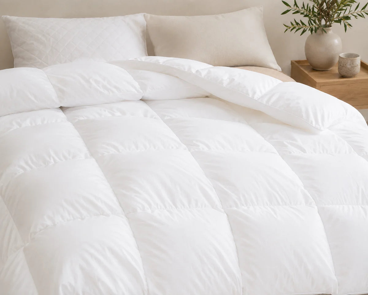LuxyFluff Aurelio Down Alternative Comforter